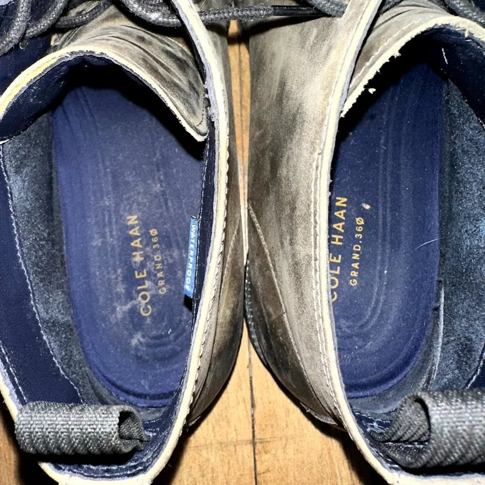 Cole Haan Chukka Boots Men display picture 2